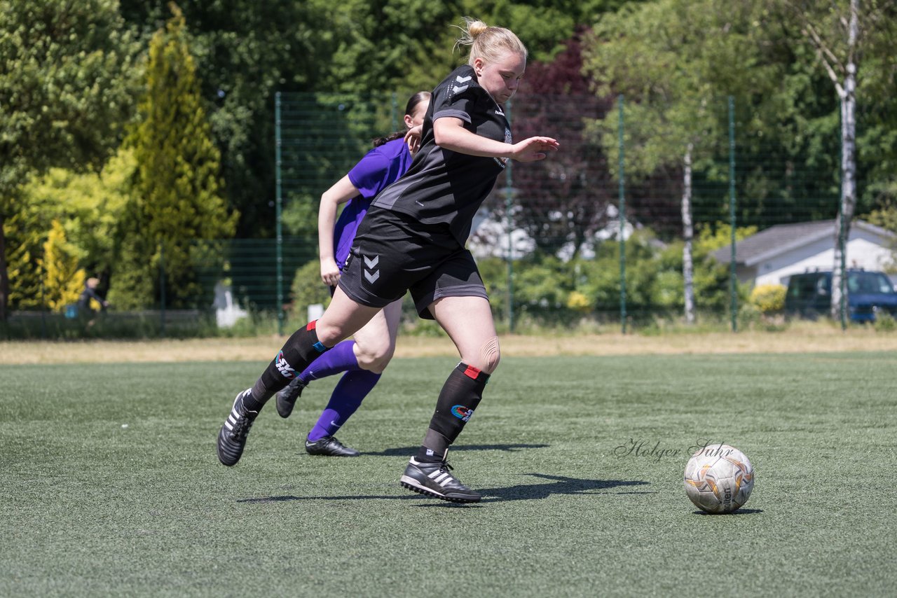 Bild 312 - wBJ SV Henstedt Ulzburg - TuS Rotenhof : Ergebnis: 12:0